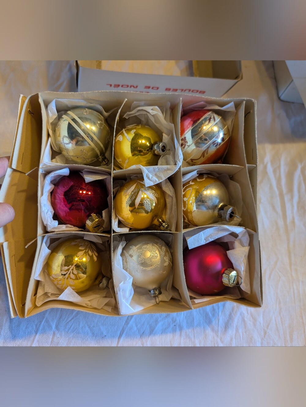 2/50$ Vintage Gold, Red, and Cream Holiday Ornament Assortment